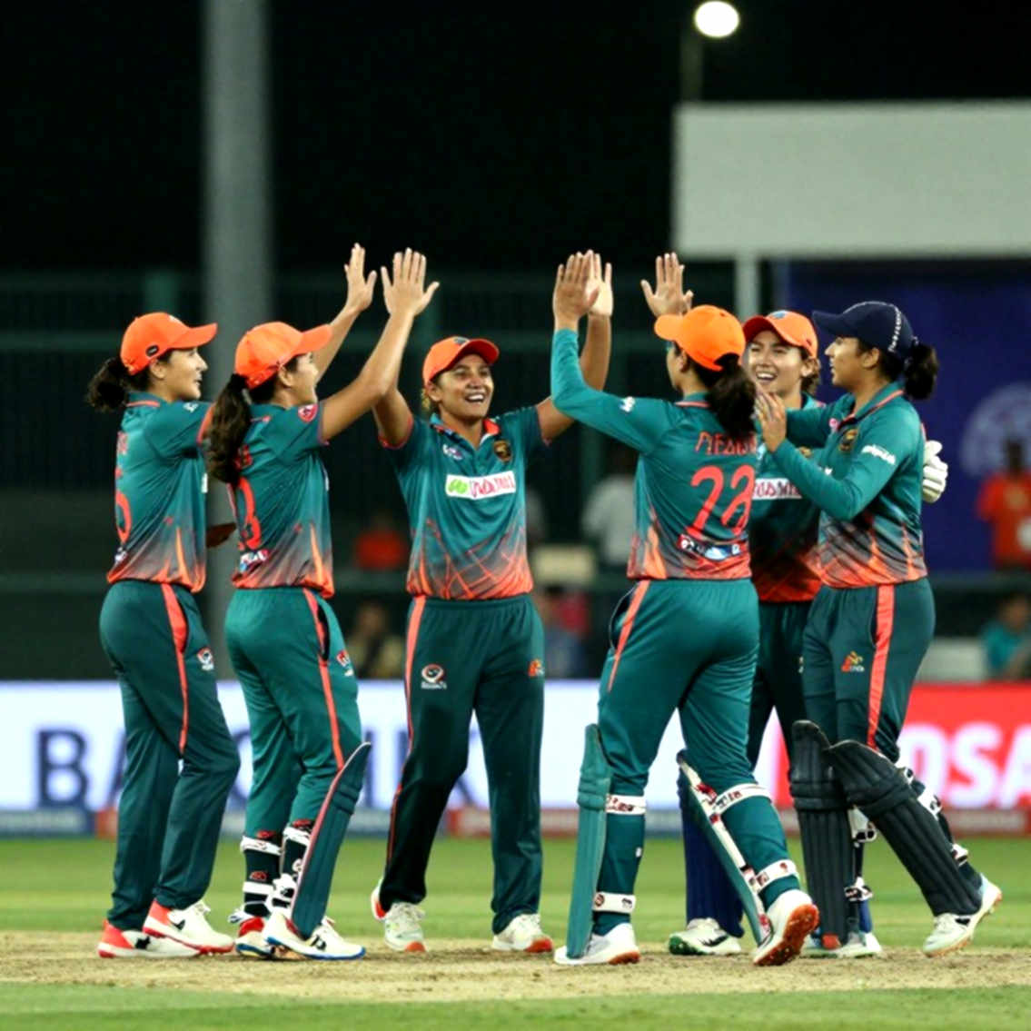 কিপার আর স্লিপের মাঝের দরজা: এশিয়া কাপের চাপে বাংলাদেশের মিডল-ওভার জ্যামিতি